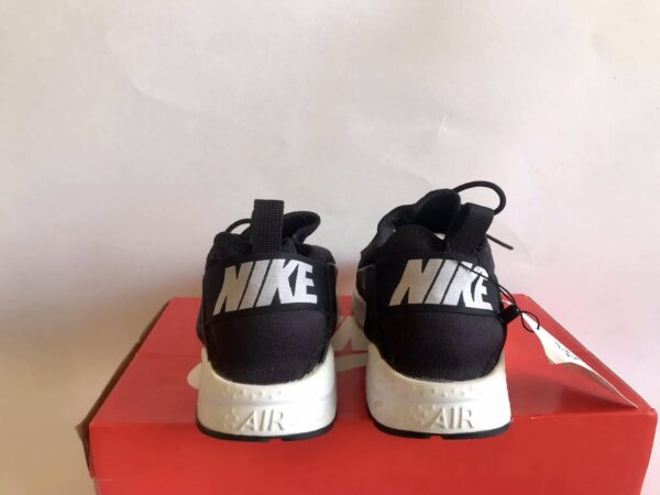 Giày Thể Thao Hiệu Nike Chính Hãng Màu Đen