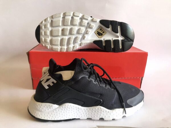 Giày Thể Thao Hiệu Nike Chính Hãng Màu Đen