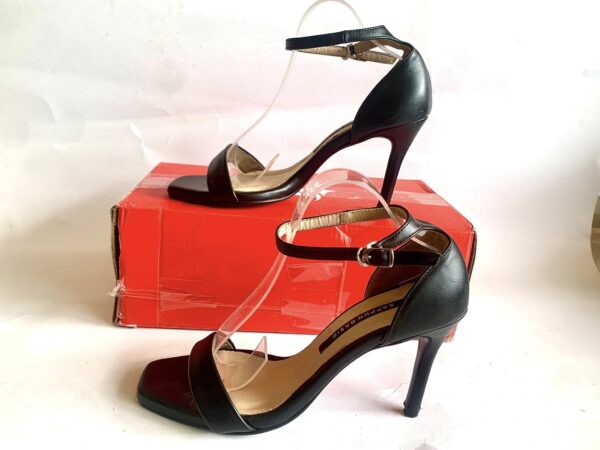 Giày 2hand Sandal