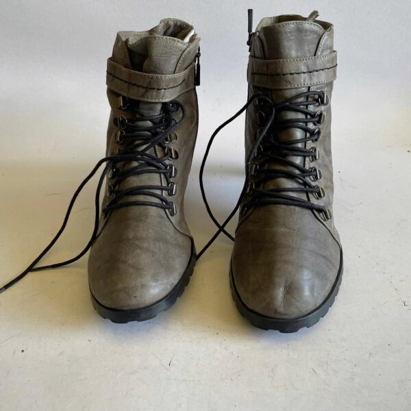 Giày 2hand Boot