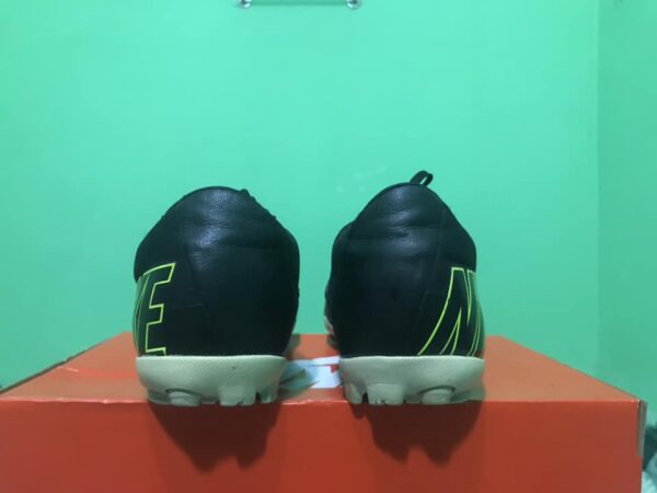 Giày Đá Bóng 2hand Hiệu Nike