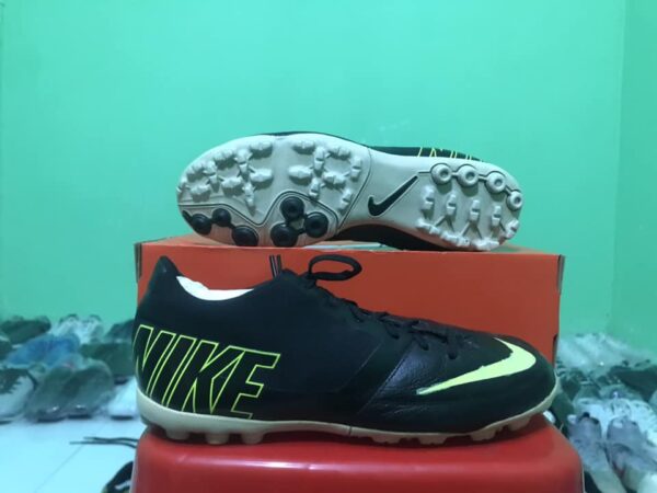 Giày Đá Bóng 2hand Hiệu Nike