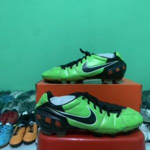 Giày Đá Banh Hiệu Nike