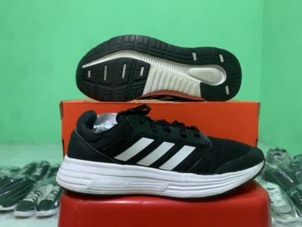 Giày 2hand Thể Thao Hiệu Adidas