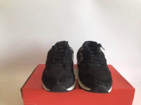 Giày 2hand Thể Thao Hiệu New Balance( đế mòn)