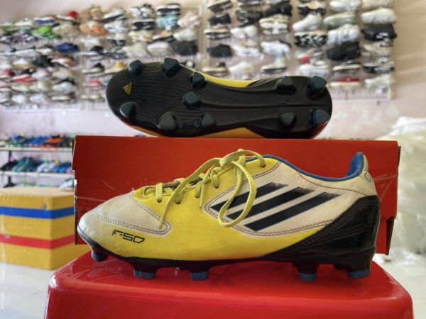 Giày đá bóng Adidas F-50 Traxion