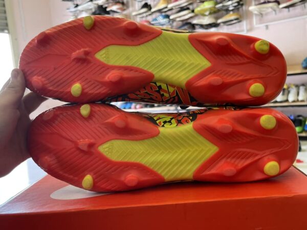 Giày bóng đá Adidas Chính Hãng