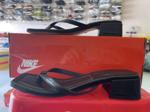 Giày Sandal Nữ 2hand Hiệu Nouvol