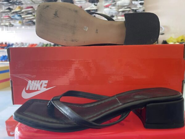 Giày Sandal Nữ 2hand Hiệu Nouvol
