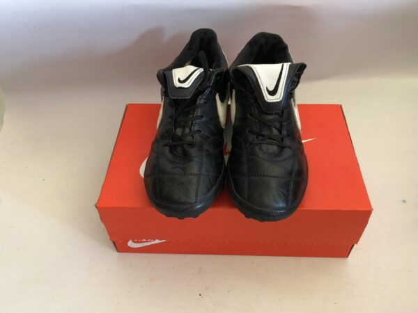 Giày Đá Bóng 2hand Hiệu Nike