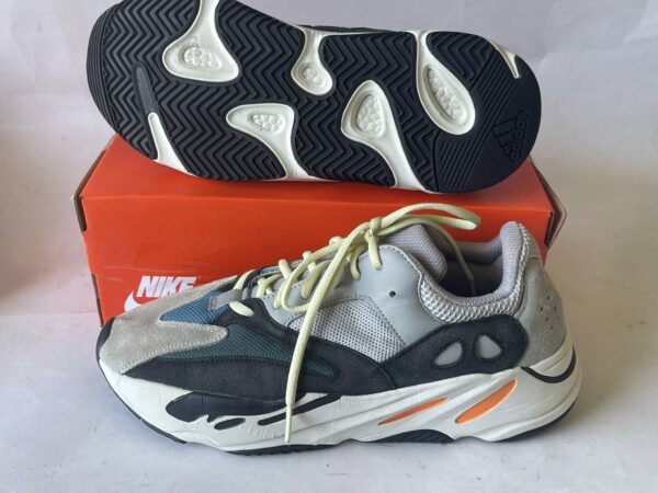 Giày Thể Thao 2hand Hiệu Adidas