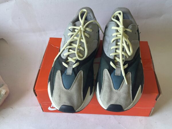 Giày Thể Thao 2hand Hiệu Adidas