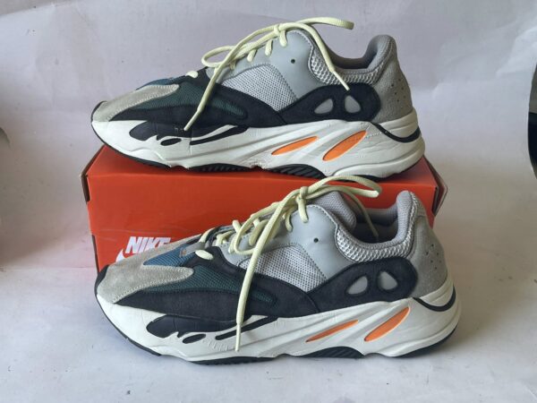 Giày Thể Thao 2hand Hiệu Adidas