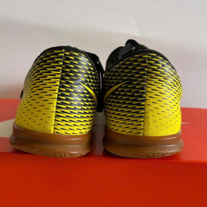 Giày Đá Banh 2hand Hiệu Nike