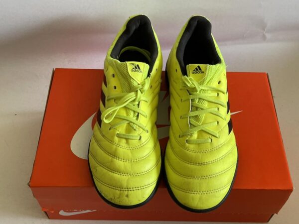 Giày Bóng Đá 2hand Hiệu Adidas