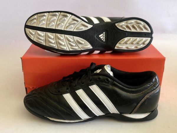 Giày Đá Banh 2hand Hiệu Adidas