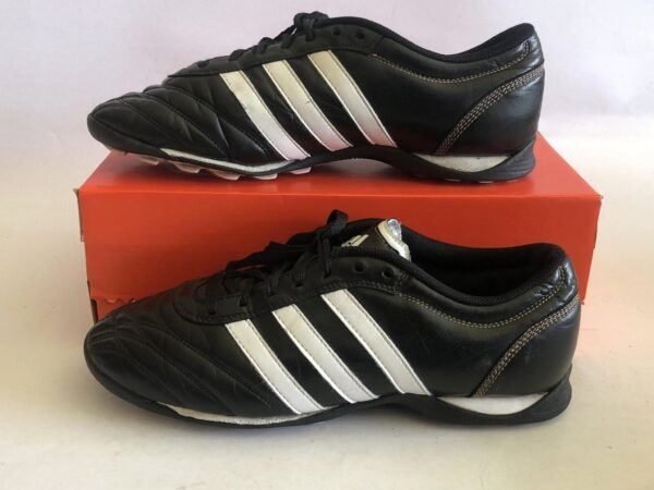 Giày Đá Banh 2hand Hiệu Adidas