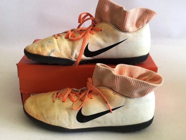 Giày Đá Banh 2hand Hiệu Nike