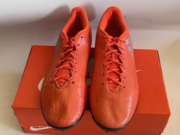 Giày Đá Banh 2hand Hiệu Adidas