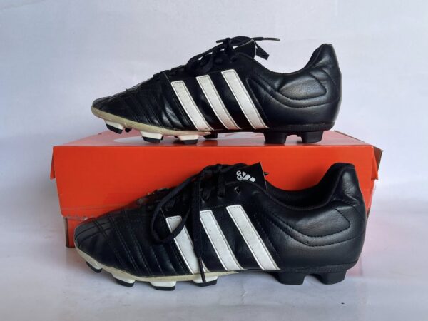 Giày Đá Bóng 2hand Hiệu Adidas