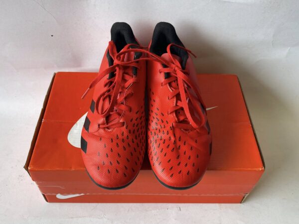 Giày Đá Banh 2hand Hiệu Adidas