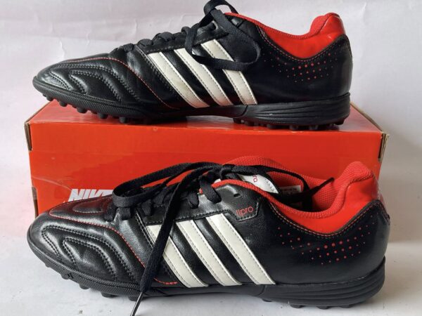 Giày Đá Banh 2hand Hiệu Nike