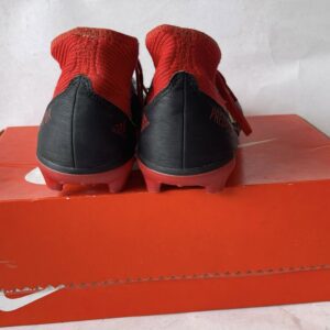 Giày Đá Banh 2hand Hiệu Adidas