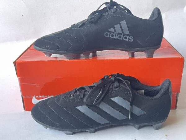 Giày Đá Banh 2hand Hiệu Adidas