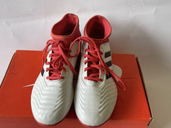Giày Đá Banh 2hand Hiệu Adidas