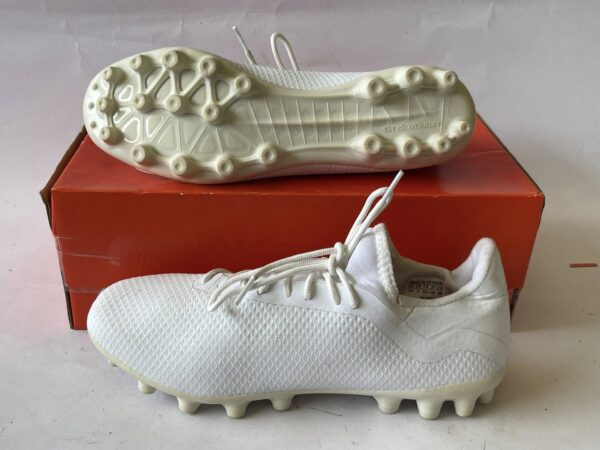 Giày Đá Banh 2hand Hiệu Adidas