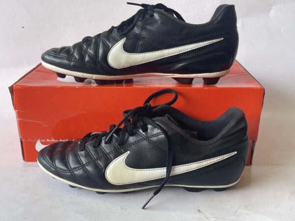 Giày Đá Banh 2hand Hiệu Nike