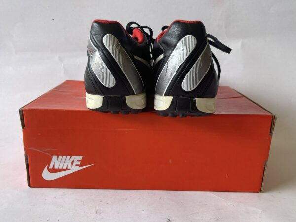 Giày Đá Banh 2hand Hiệu Nike