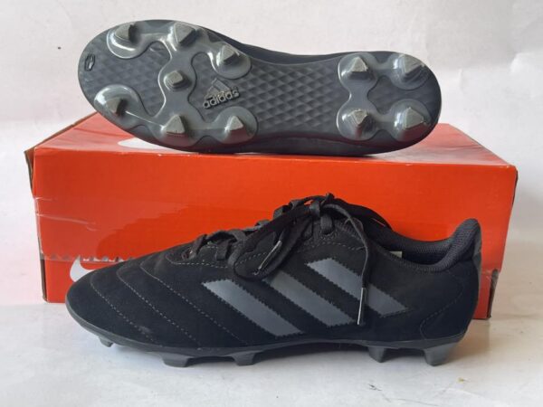 Giày Đá Banh 2hand Hiệu Adidas