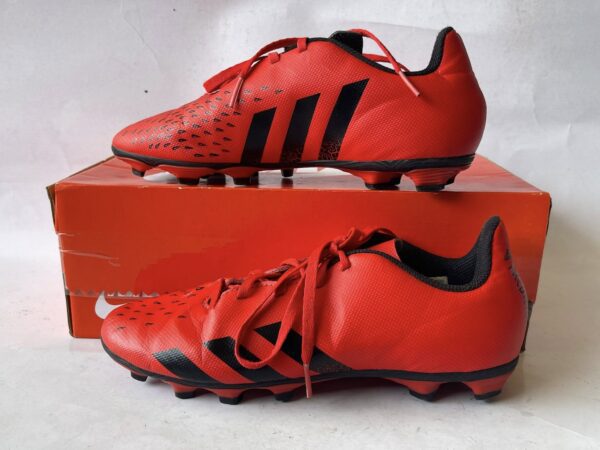Giày Đá Banh 2hand Hiệu Adidas
