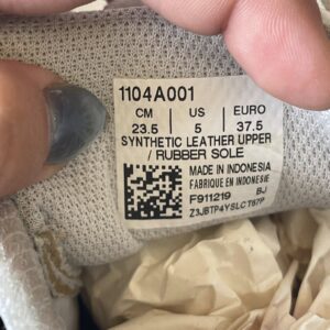 Giày Đá Banh 2hand Hiệu Asics