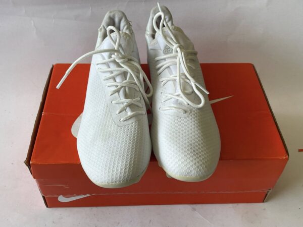 Giày Đá Banh 2hand Hiệu Adidas