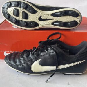 Giày Đá Banh 2hand Hiệu Nike