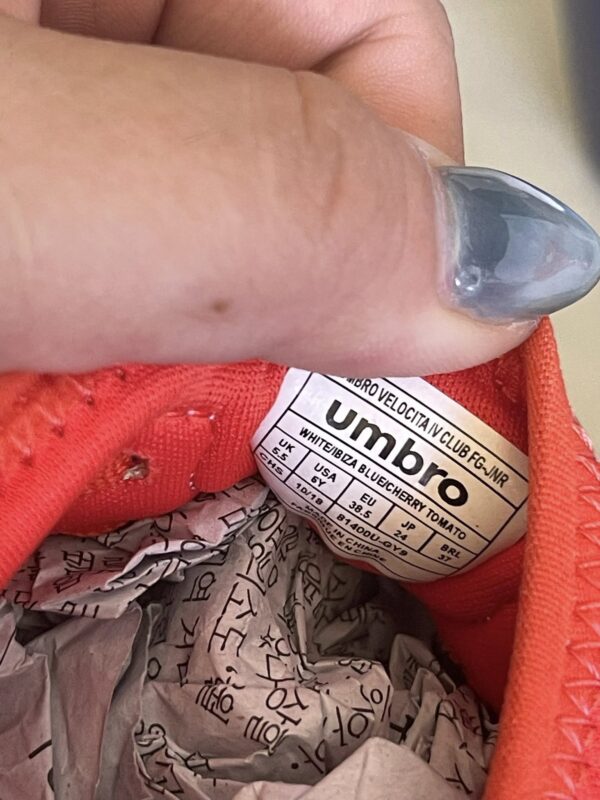Giày Đá Bóng 2hand Hiệu Umbro