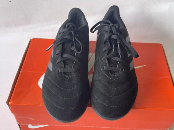 Giày Đá Banh 2hand Hiệu Adidas