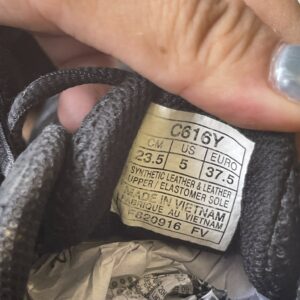 Giày Đá Banh 2hand Hiệu Asics