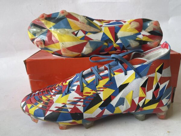 Giày Đá Banh 2hand Hiệu Adidas