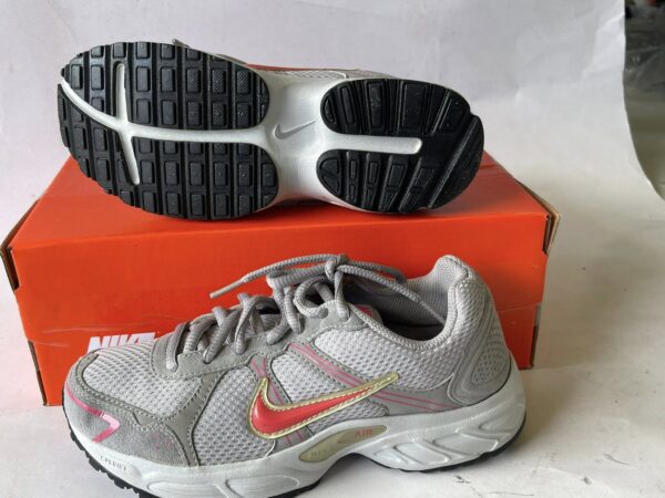 Giày Thể Thao Nam Hiệu NIKE