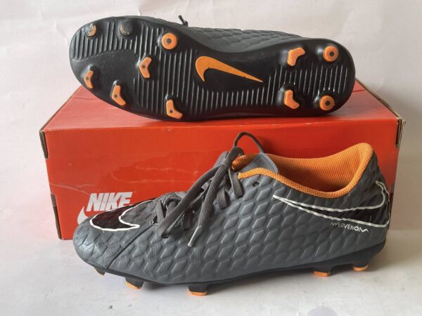 Giày Đá Banh 2hand Hiệu Nike
