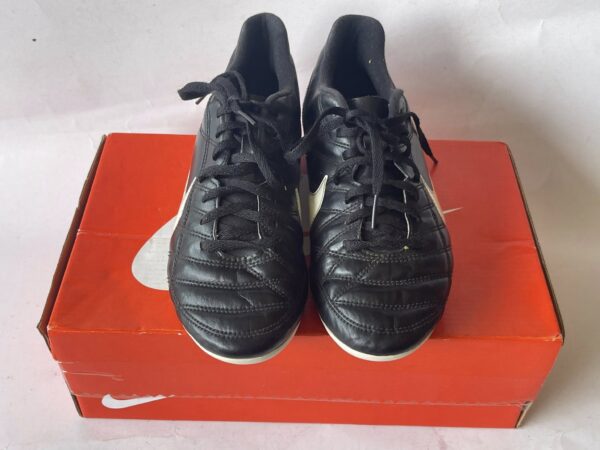 Giày Đá Banh 2hand Hiệu Nike
