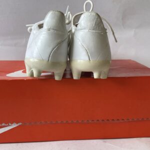 Giày Đá Banh 2hand Hiệu Adidas