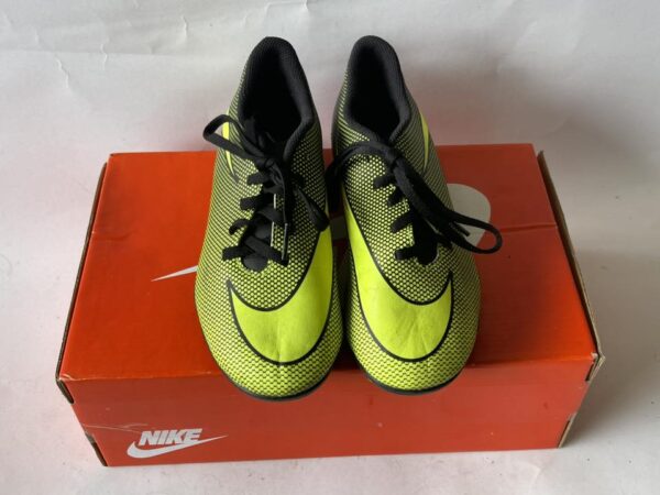 Giày Đá Banh 2hand Hiệu Nike