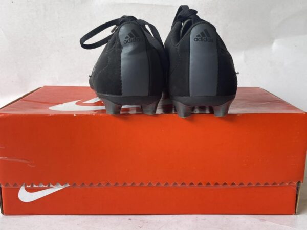 Giày Đá Banh 2hand Hiệu Adidas