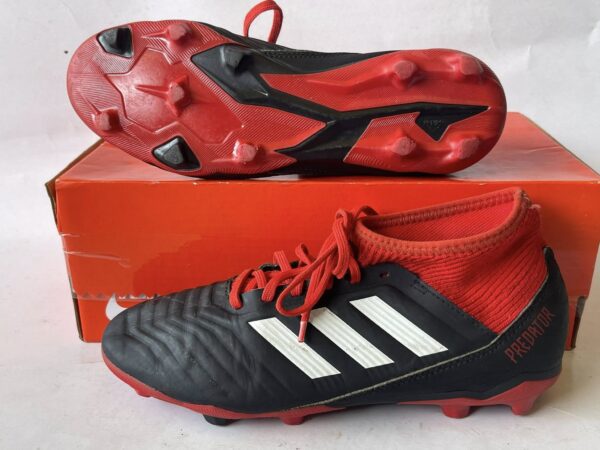 Giày Đá Banh 2hand Hiệu Adidas