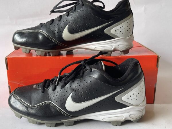 Giày Đá Banh 2hand Hiệu Nike