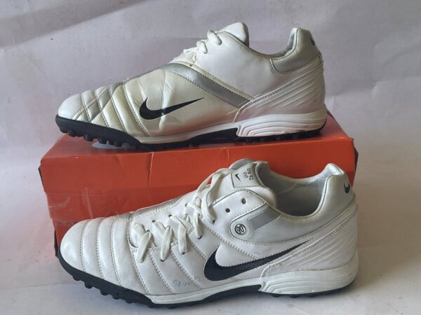Giày Đá Banh 2hand Hiệu Nike